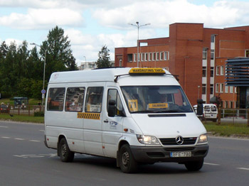 71 maršruto mikroautobusas